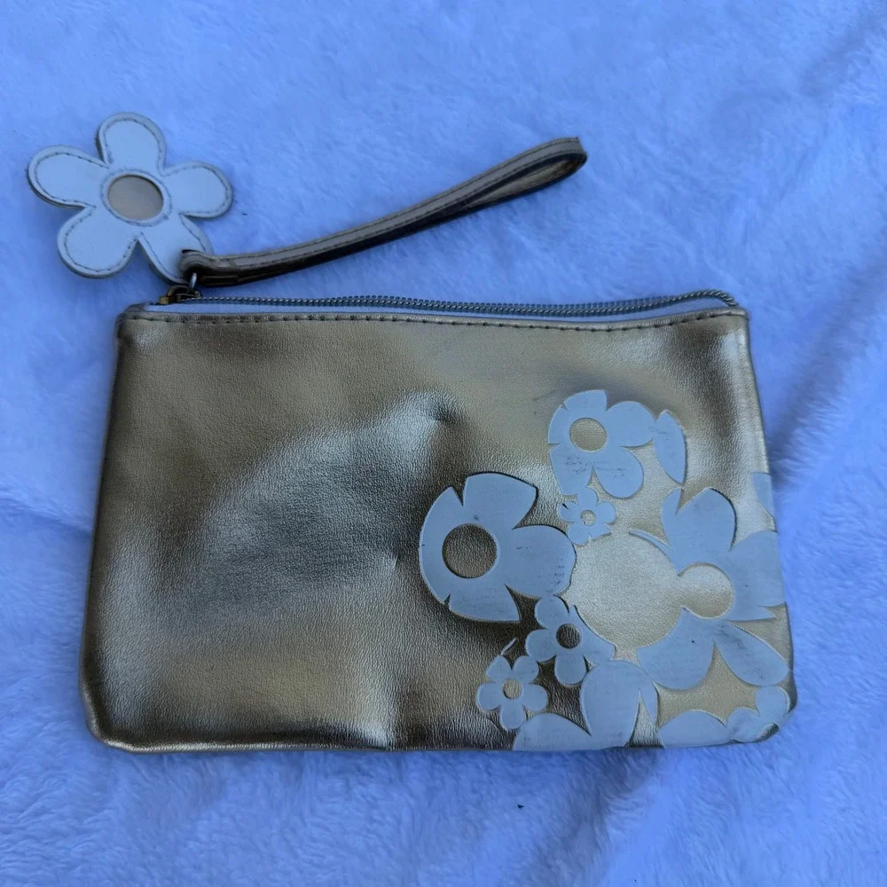 Marc‎ Jacobs Daisy Gold Metallic Wristlet Pouch Floral Bag Charm Pouch